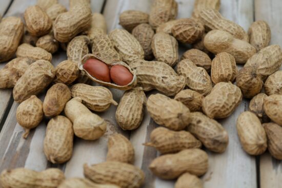 shelled peanuts